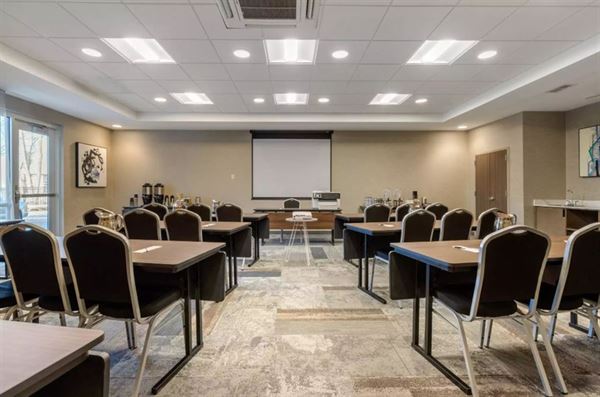 Cambria Hotel West Orange