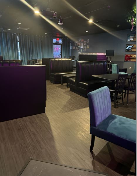 Tea'ze Daiquiri Lounge