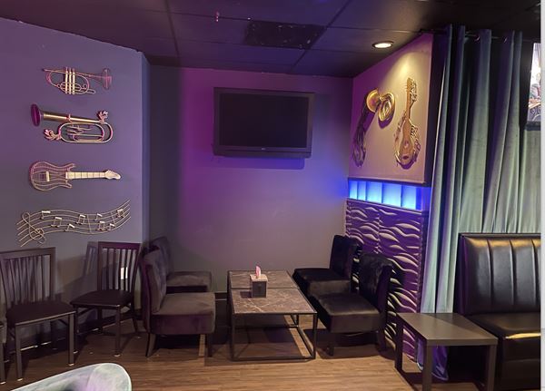 Tea'ze Daiquiri Lounge