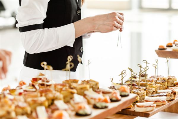 Elegant eats catering