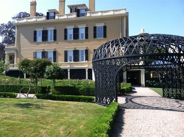 Rotch-Jones-Duff House & Garden Museum