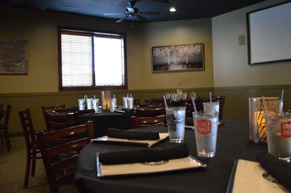 Magic Tree Pub & Eatery