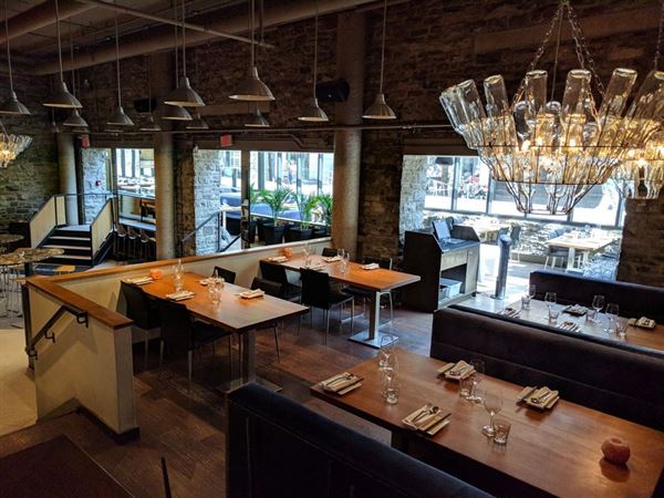 SIDEDOOR Contemporary Kitchen & Bar