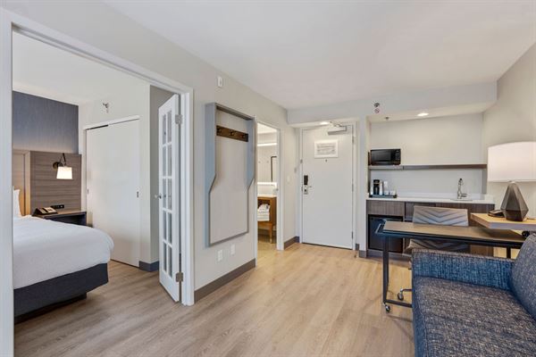 Holiday Inn & Suites Ottawa Kanata