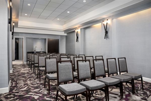 Embassy Suites Crystal City - National Airport