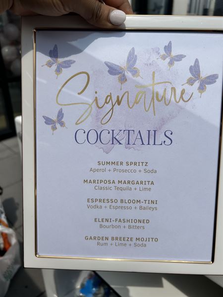 Henny’s Hangout LLC