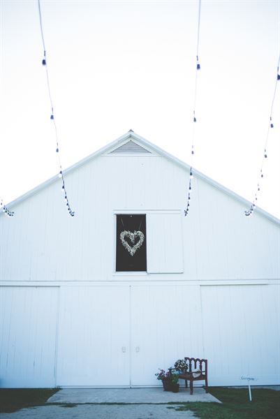 The Amish Barn at Edge