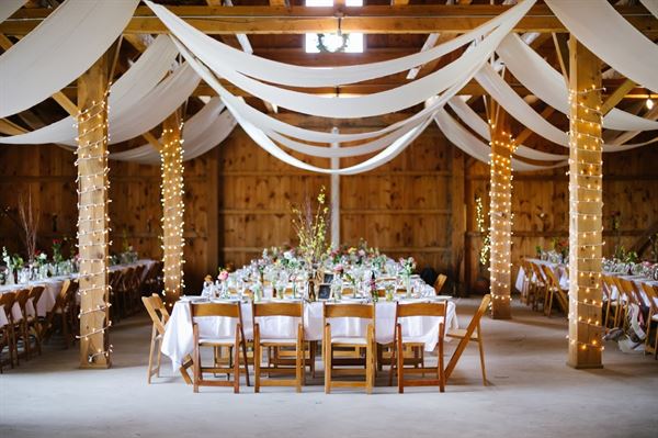 The Amish Barn at Edge