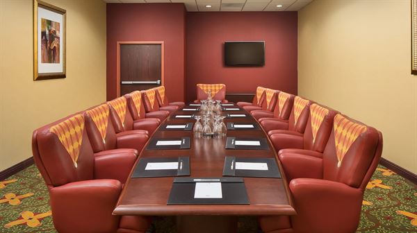 University Plaza Hotel and Convention Center