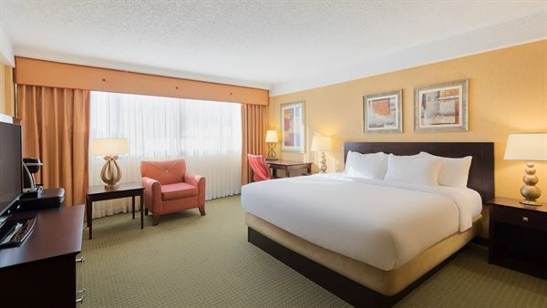 University Plaza Hotel and Convention Center