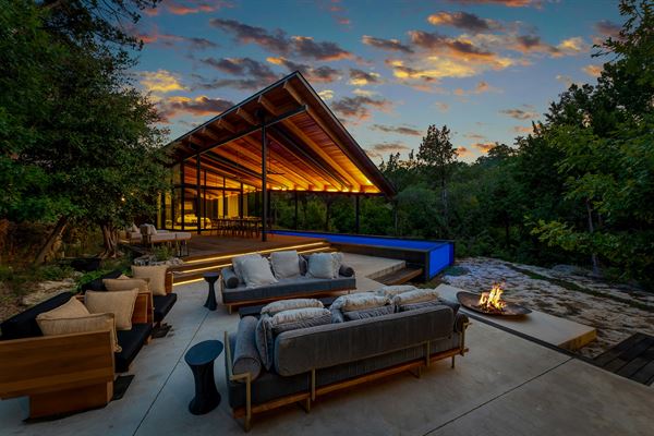 Wander Falling Leaves