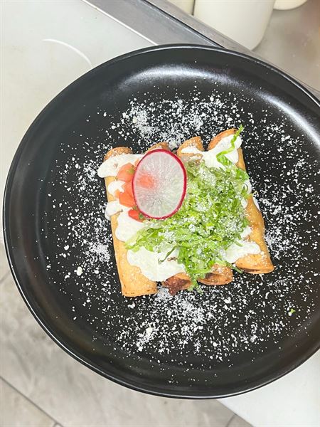 MARIA BONITA CATERING