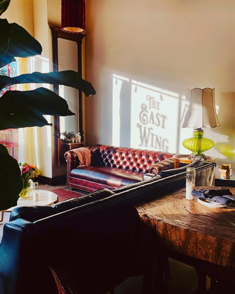 Flying Pig Pub & Kitchen