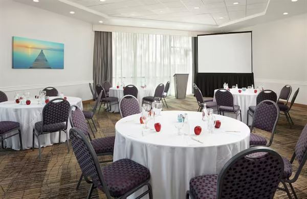 DoubleTree by Hilton San Diego - Hotel Circle