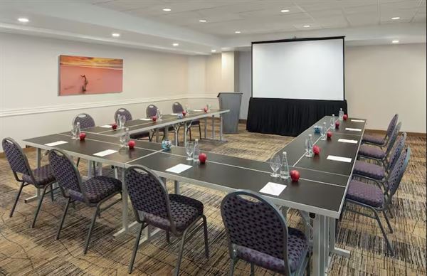 DoubleTree by Hilton San Diego - Hotel Circle