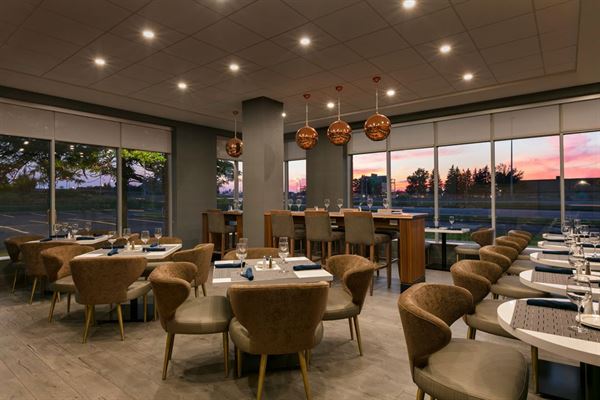 Embassy Suites by Hilton Montreal Airport