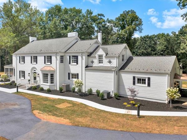 Milan Manor at Smith Mountain Lake