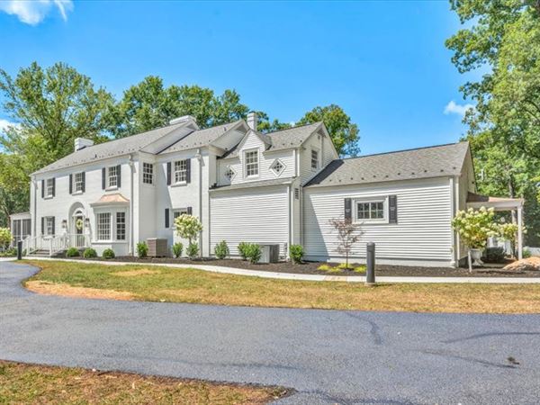 Milan Manor at Smith Mountain Lake