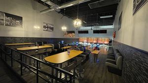 Mini-Bowling Lounge