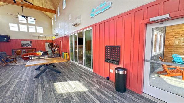 The Commons - Urban Coastal Lodging