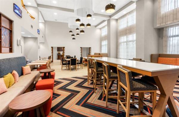 Hampton Inn & Suites Fairbanks