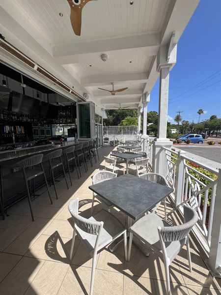 Pineapples Restaurant