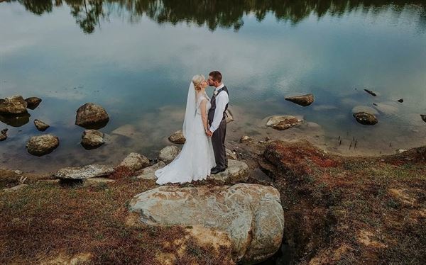 Morgan Ridge Vineyards and Brewhouse