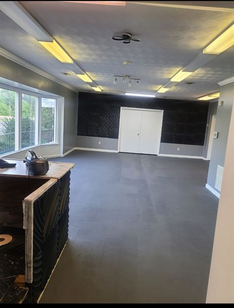 LIL LADY APPAREL & Accessories Event Boutique