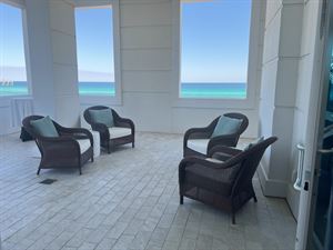 Pre-Function Area & Lanai