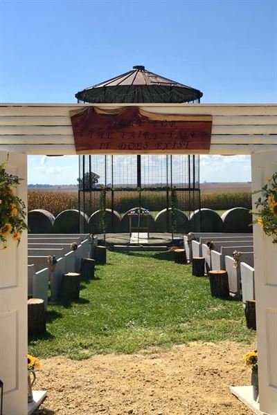 Chisel Point Event Barn at the Bean Farm