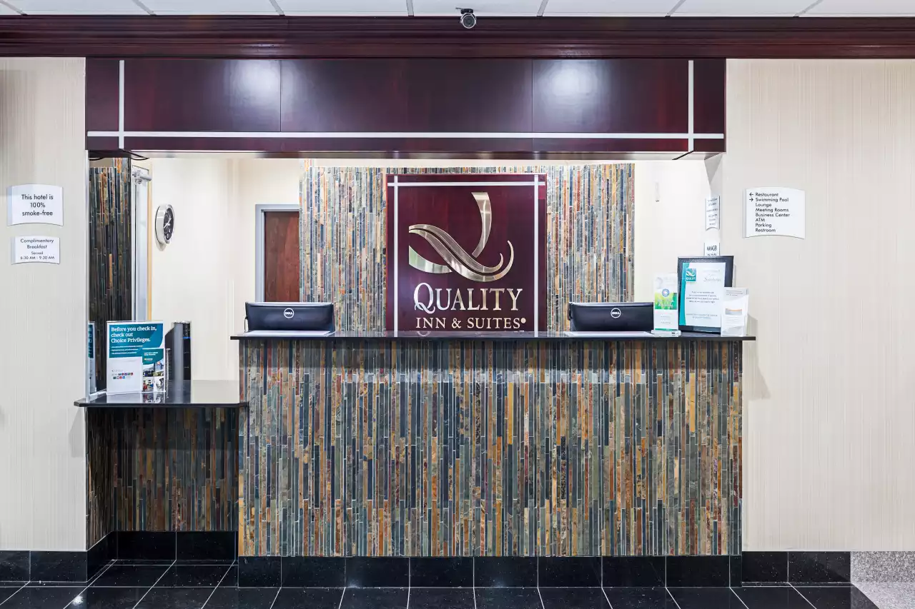 Quality Inn & Suites Cincinnati Downtown