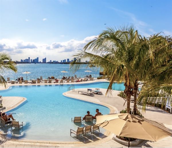 Pamplemousse on the Bay