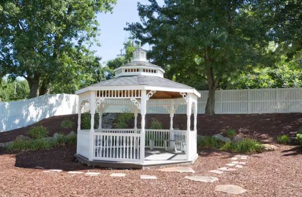 DoubleTree by Hilton Hotel Pittsburgh - Meadow Lands