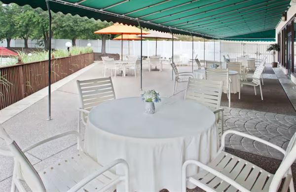 DoubleTree by Hilton Hotel Pittsburgh - Meadow Lands