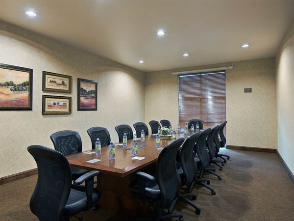 Oxford Suites Yakima Washington Hotel