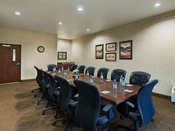 Oxford Suites Yakima Washington Hotel