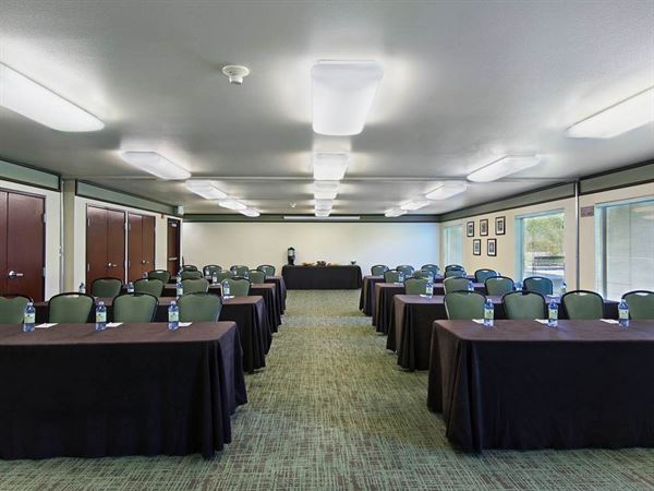 Oxford Suites Yakima Washington Hotel