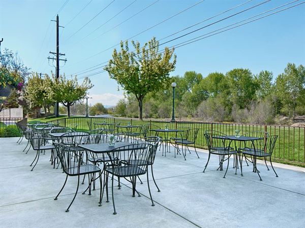 Oxford Suites Yakima Washington Hotel