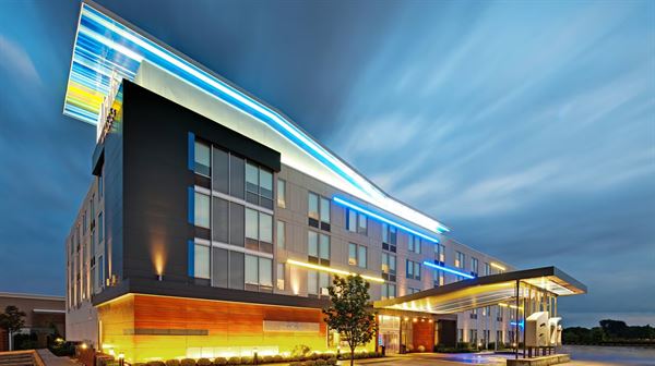 Aloft Hotels in Bolingbrook