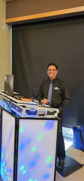 The Mix Master Pro Dj & Limousines