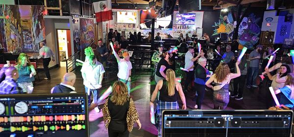 The Mix Master Pro Dj & Limousines