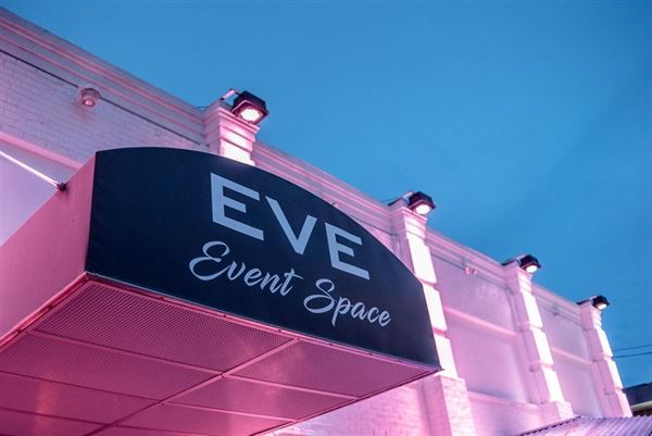 Eve Ultra Lounge