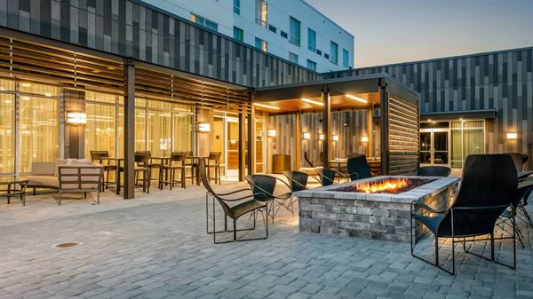 Courtyard Savannah Airport