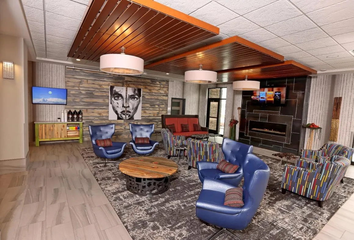Holiday Inn & Suites Sioux Falls - Airport