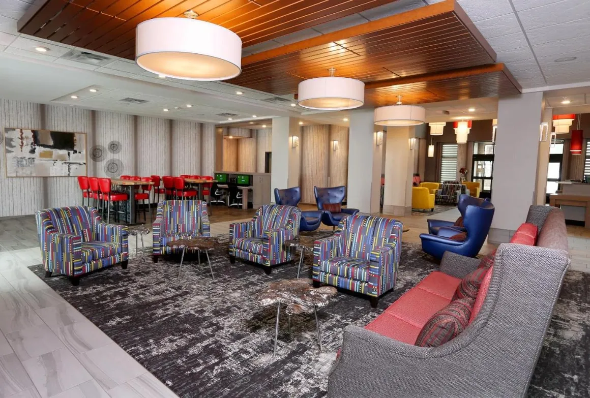 Holiday Inn & Suites Sioux Falls - Airport