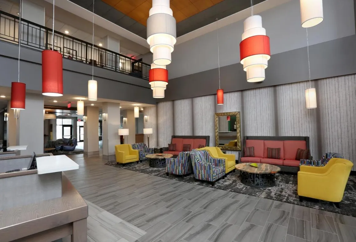 Holiday Inn & Suites Sioux Falls - Airport