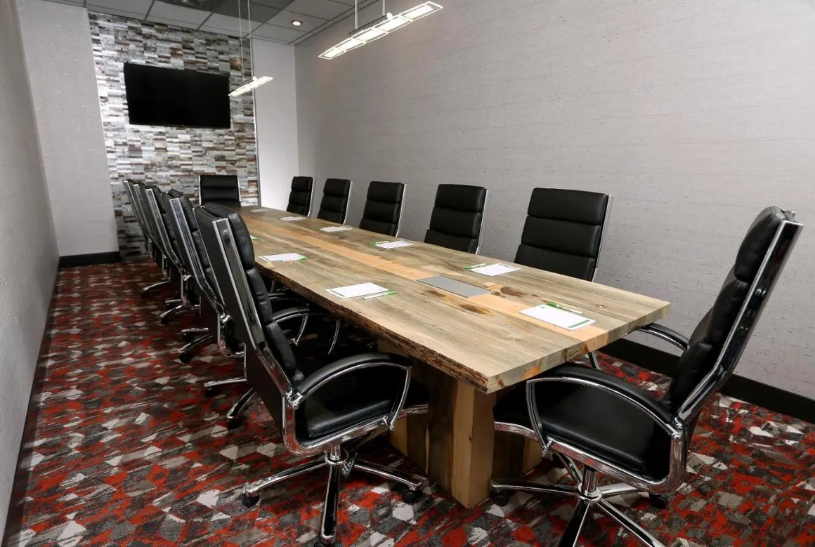 Holiday Inn & Suites Sioux Falls - Airport