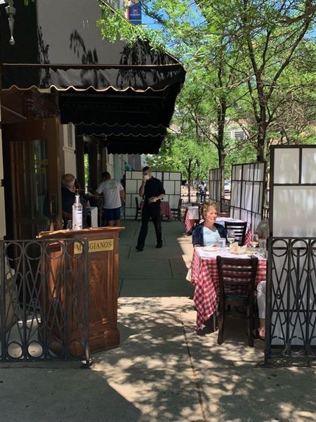 Maggiano's Little Italy Philadelphia