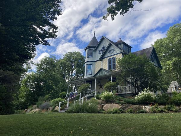 The South Mountain Inn