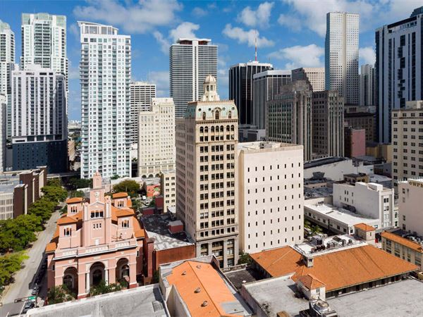 Venture X Miami Downtown